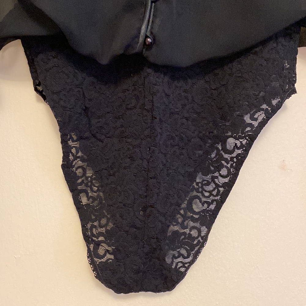 Lingerie - Picture 4 of 8